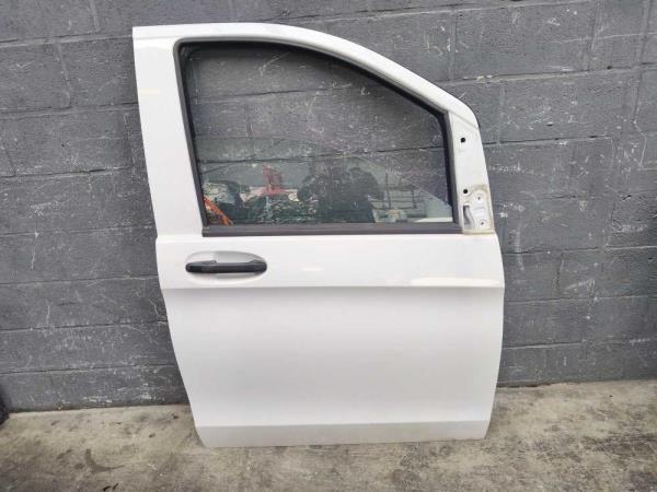 PORTE AVANT DROIT MERCEDES - Vue 1